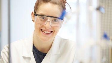 CBE student in laboratory 