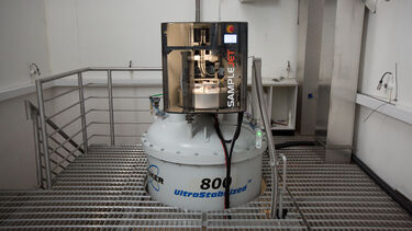 800 MHz Bruker Neo 4-channel liquid-state spectrometer