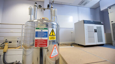 500 MHz Bruker Avance II 3-channel liquid-state spectrometer