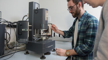 AR-G2 rotational rheometer