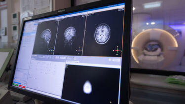 FMRI screen and machine