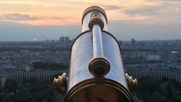 A viewing scope in Paris