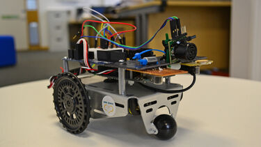 Green Brain - the BoeBot