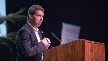 A presenter at the Insigneo showcase 2019.