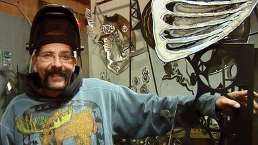Artist Mark Groaning