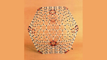 A model of a icosahedral carbon particle
