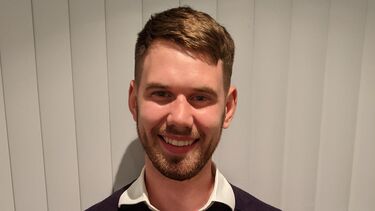 Callum Van Dyk SUMS Dean's List winner with trophy 2020