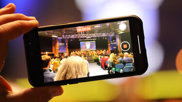 Phone streaming grad