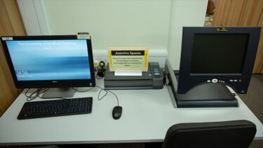 Text enlarger workstation