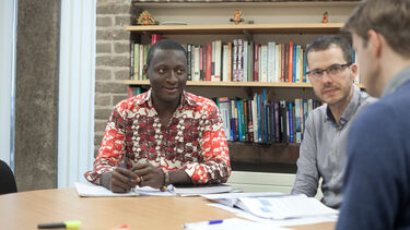 ECN-PhD students in discussion