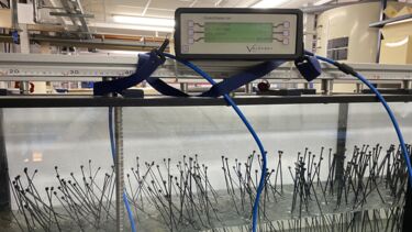 Water lab tunnel mimicking river bed