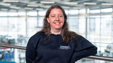 A head and shoulders photo of Lindsay Lee