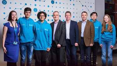 Students with Senior UoS and Siemens Management 