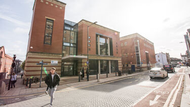 Picture of 38 Mappin Street building