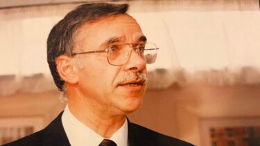 Professor Toby Warr.