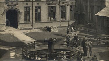 The quadrangle of Firth Court, circa 1944