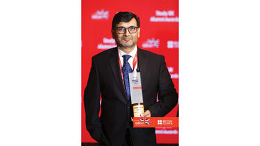Dr Abid Malik with his Study UK Alumni award