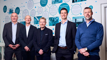 Siemens staff and UoS staff pose for photograph in the DIZ 