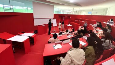 MBA students in Mannheim Business School lecture theatre