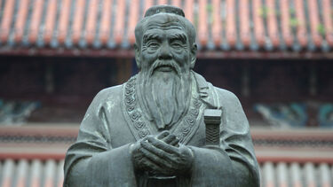 GettyImages-92105629_Confucius statue in Confucius Temple in Suzhou