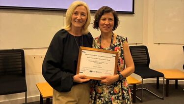 Dr Ozlem Arikan pictured receiving the award