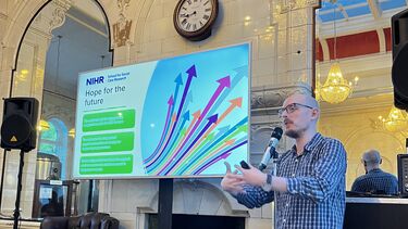 Craig Andrews presenting at the Pint of Science