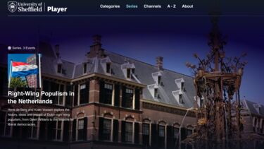 Against the backdrop of the Dutch Binnenhof in the Hague the announcement of the vodcast in three parts: Right-wing populism in the Netherlands