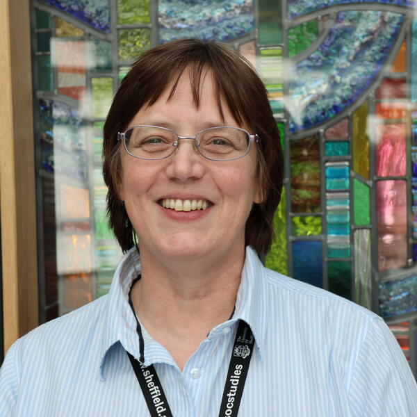 Profile picture of Lynda Hughes