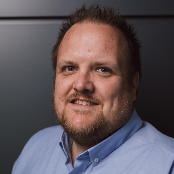 Profile picture of A head and shoulders photo of David Curtis