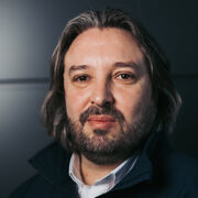 A head and shoulders photo of David King