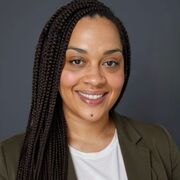 Amanda Fray headshot