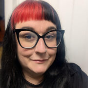 Rosy Morris-Roe Headshot