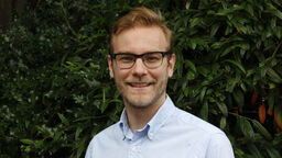 Dr Lewis Owen
