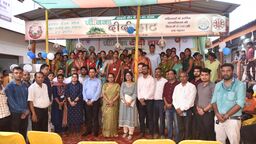 Group photo of attendees at the Jeevika didi haat launch