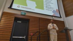 The cage without border