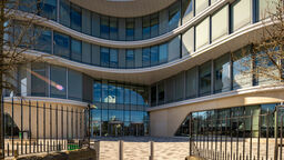 Wave main entrance into atrium