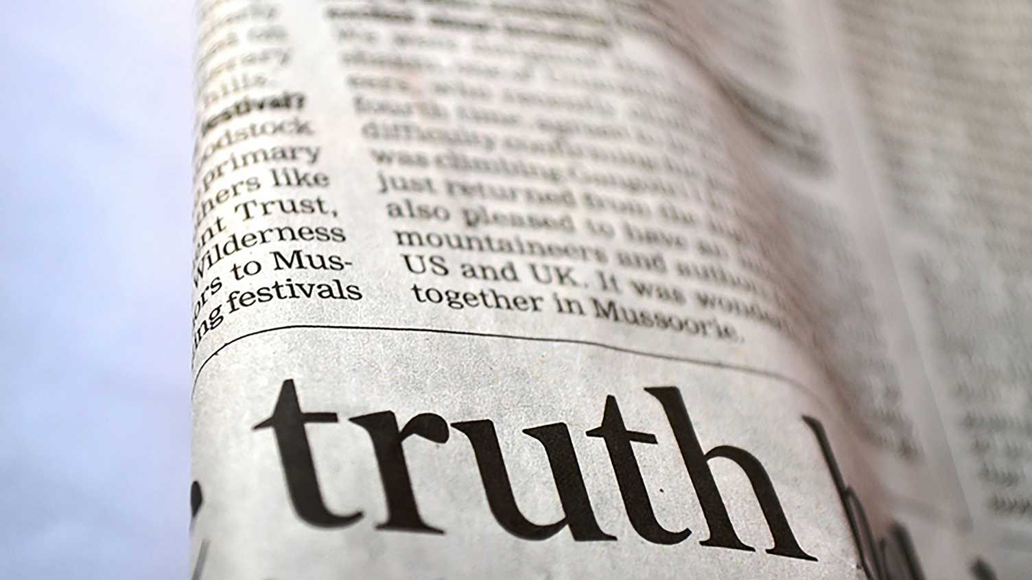 Thumbnail for Politicians and local journalism key to combating ‘fake news’, study shows |…