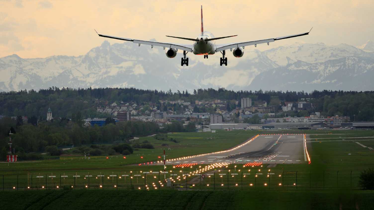 Thumbnail for Sheffield researchers to develop more efficient and sustainable landing gear sys…