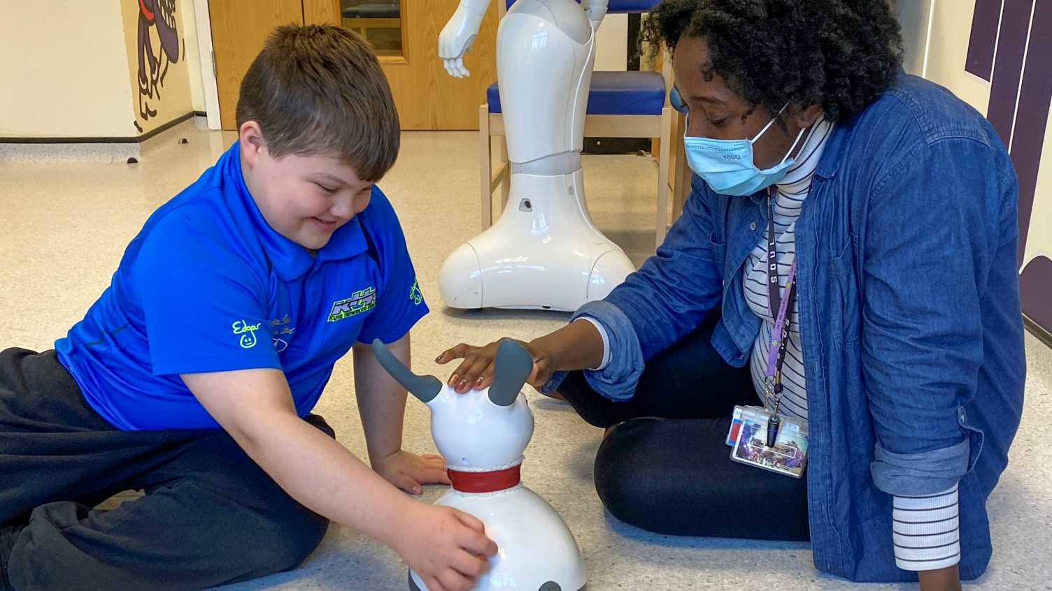 Thumbnail for Robots reduce anxiety in children during hospital visits | News 