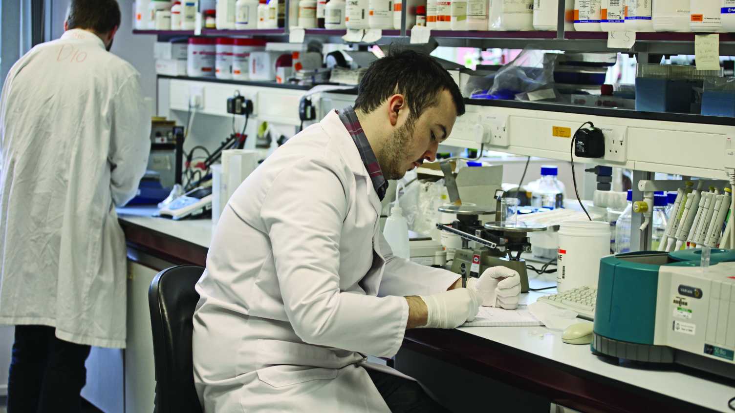 Thumbnail for University to revolutionise biomolecule research with new mass photometry techno…