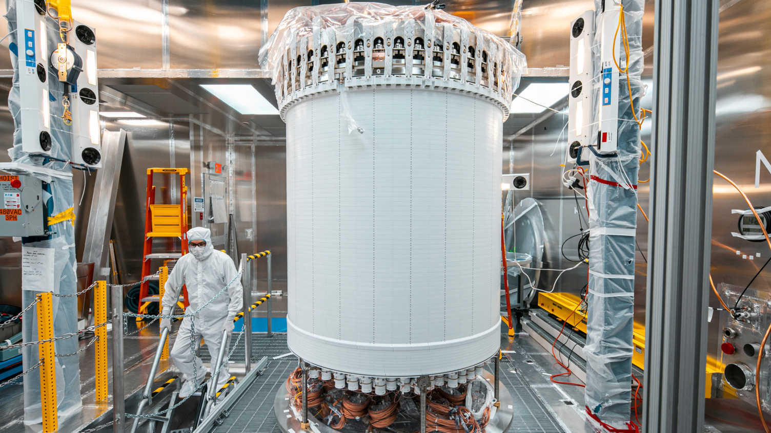 Thumbnail for Experiment sets new record in search for dark matter | News 