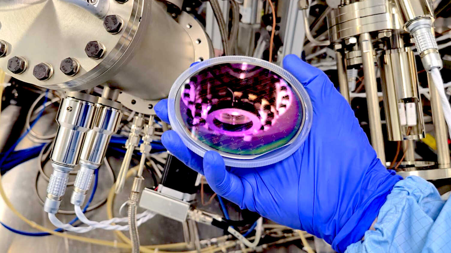 Thumbnail for UK’s discovery of new semiconductor materials to be revolutionised by Universi…