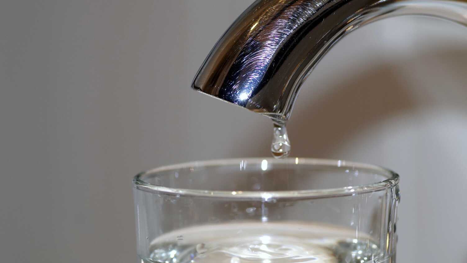 Thumbnail for How much water does the UK use? | Grantham Centre 